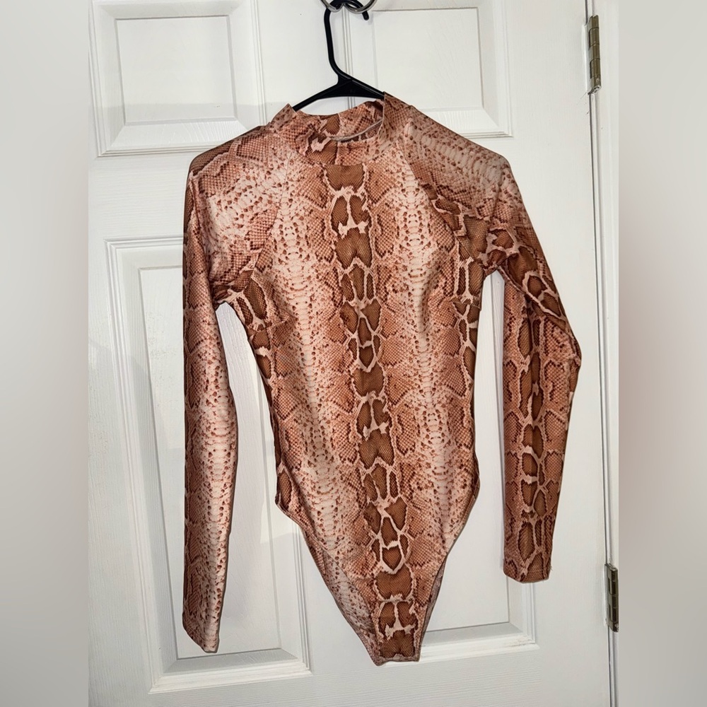 Wild Desires Tan Snake Print Long Sleeve One-Piece Swimsuit
Lulus - Picture 3 of 7